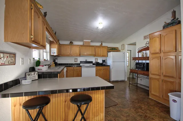 $995,000 | 1504 Rr 261 Buchanan Dam, Buchanan Dam, TX 78609