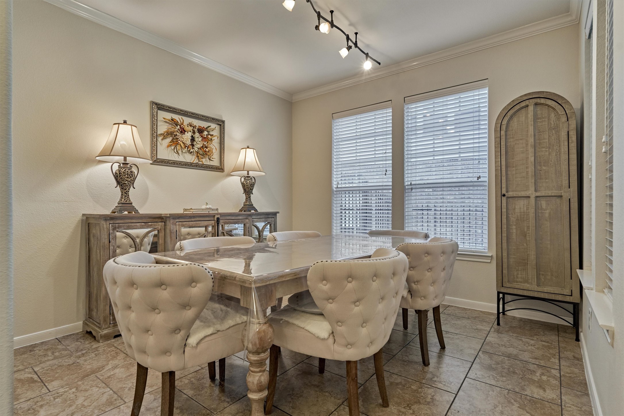 23 South Pinto Point Circle Spring, TX 77389 - Photo 8 of 44 a living room with furniture and a window
