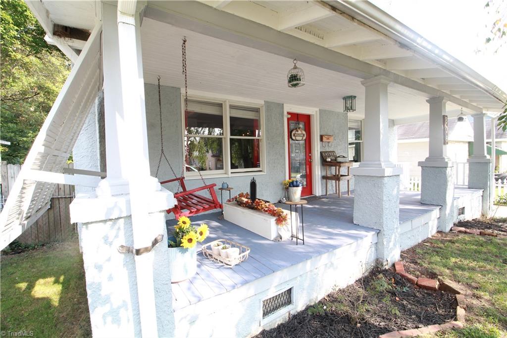806 Carrick Street High Point, NC 27262 - Photo 2 of 26 Gallery Image 2