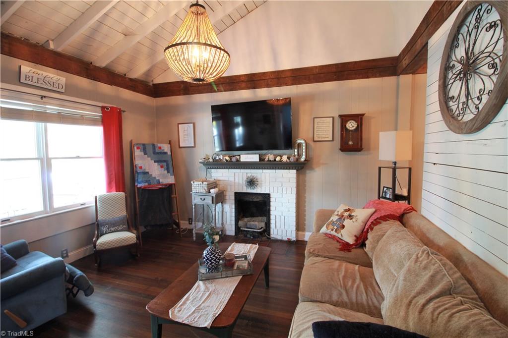 806 Carrick Street High Point, NC 27262 - Photo 7 of 26 Gallery Image 7