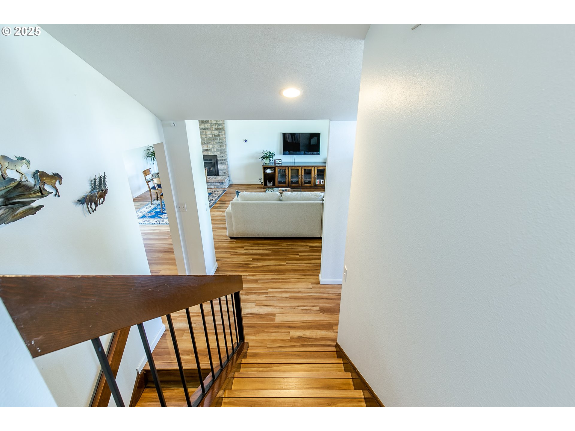 2724 Malibu Way Eugene, OR 97405 - Photo 25 of 48 a view interior of a house with wooden floor