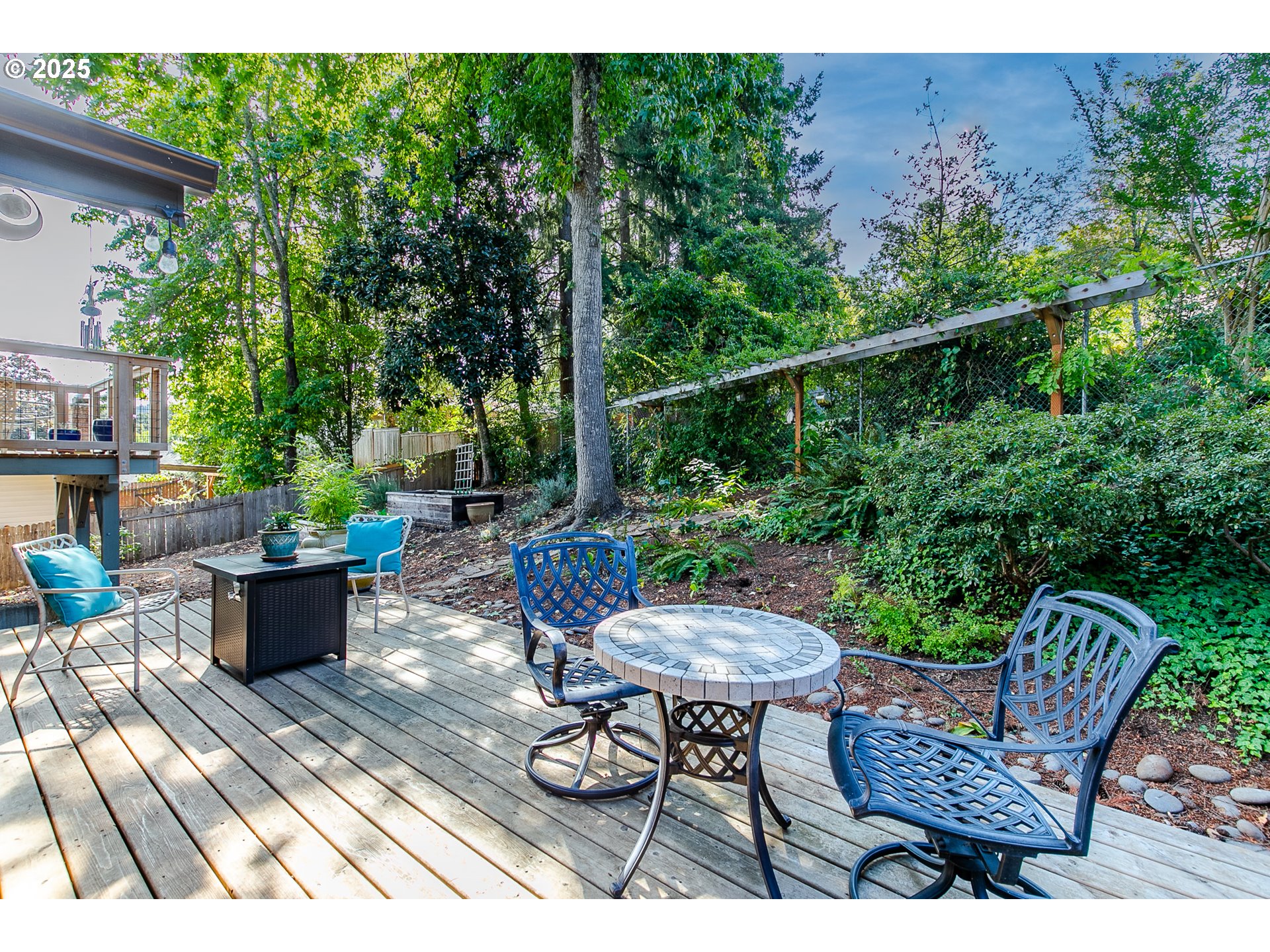 2724 Malibu Way Eugene, OR 97405 - Photo 43 of 48 a view of a table and chairs in patio