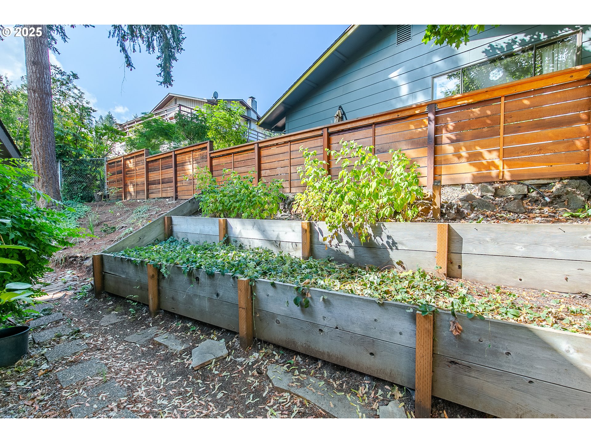 2724 Malibu Way Eugene, OR 97405 - Photo 45 of 48 a view of outdoor space and yard