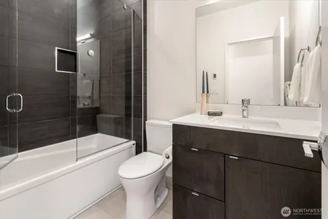 $749,999 | 551 28th Avenue, Seattle, WA 98122