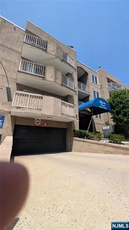 $369,500 | 105 State Street, Unit 3E, Hackensack, NJ 07601