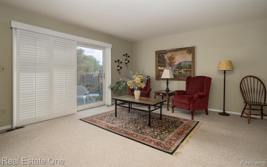 63 Stratford Lane Rochester Hills, MI 48309 - Photo 5 of 30