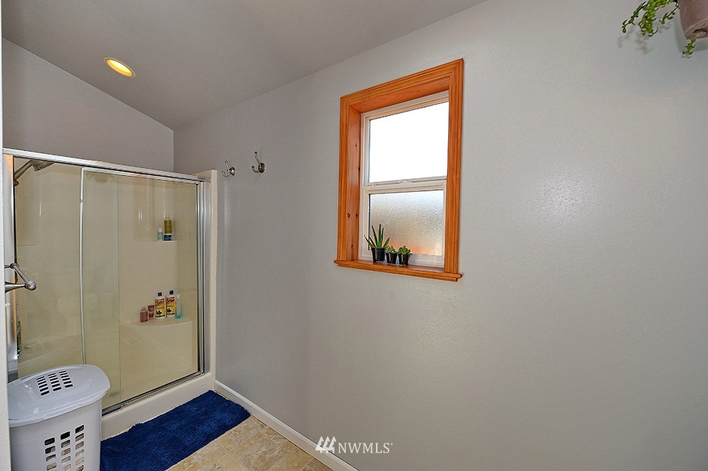 21506 1st Avenue West Bothell, WA 98021 - Photo 13 of 25