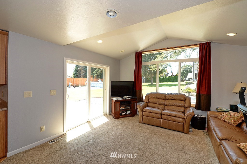 21506 1st Avenue West Bothell, WA 98021 - Photo 20 of 25