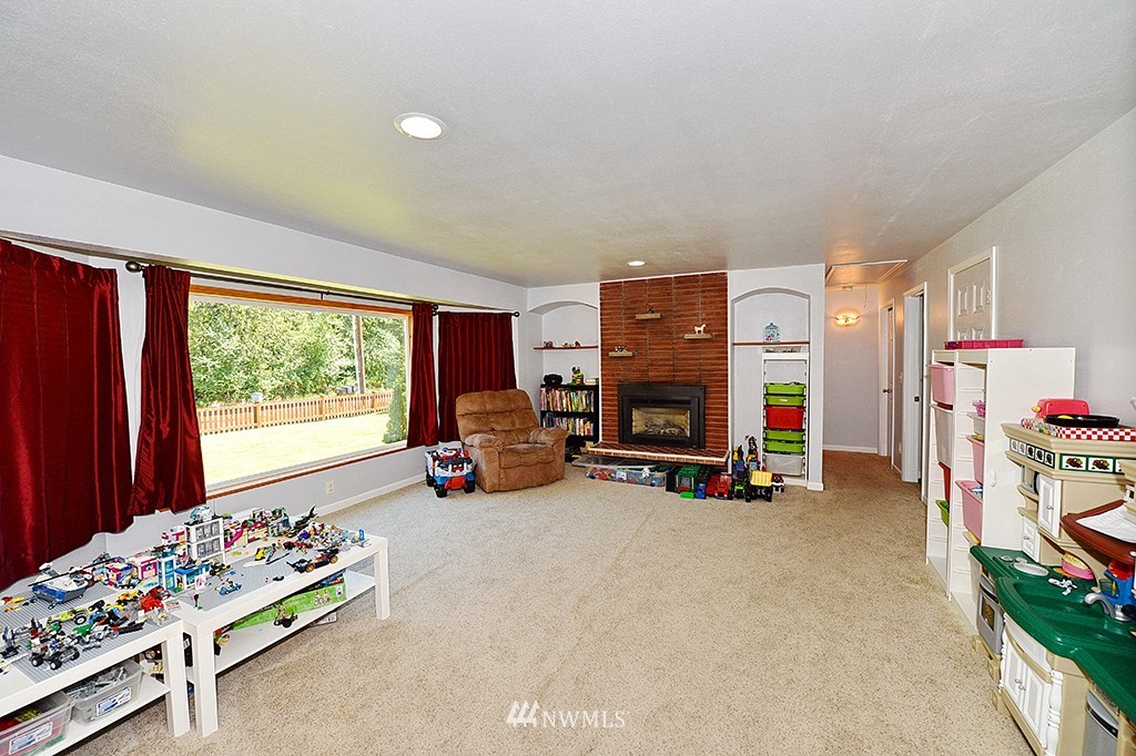 21506 1st Avenue West Bothell, WA 98021 - Photo 10 of 25