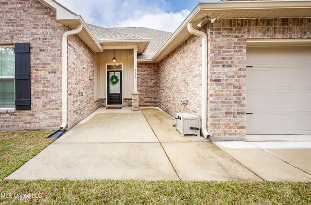 $479,000 | 6995 Osprey Drive, Ocean Springs, MS 39564