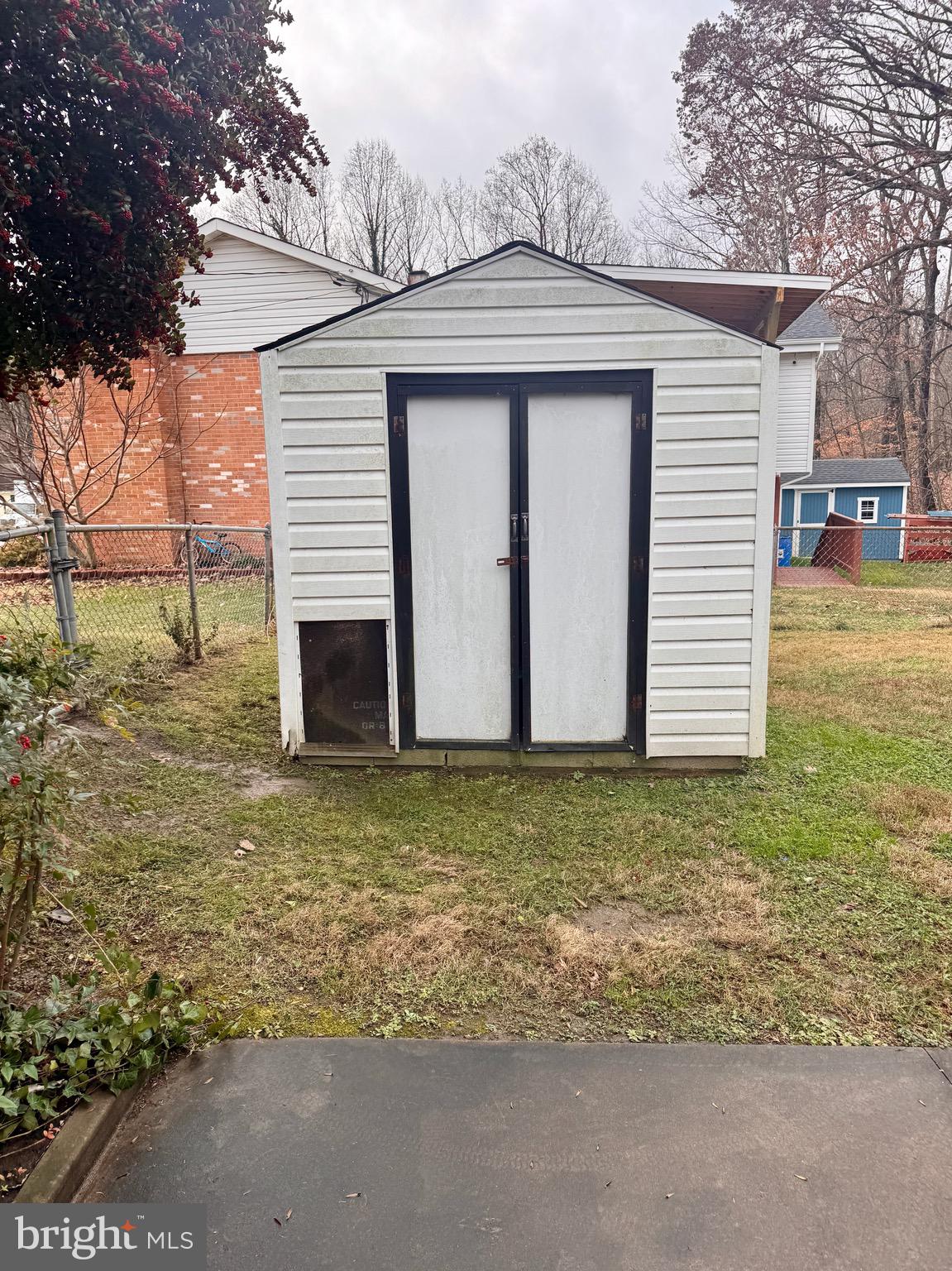2112 Patrick Street Woodbridge, VA 22191 - Photo 10 of 65 a front view of house with garden