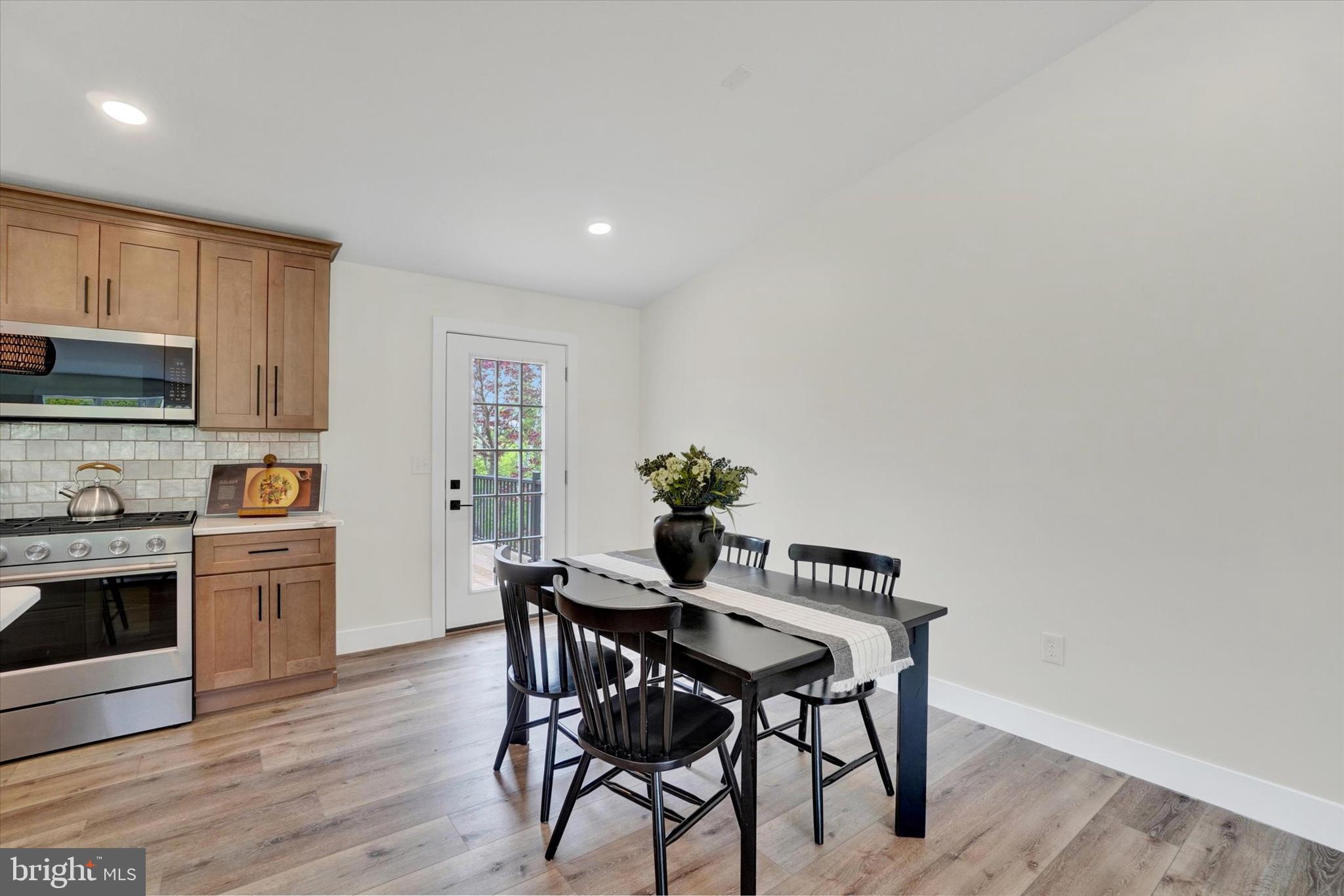 879 Graffius Road York, PA 17404 - Photo 5 of 46