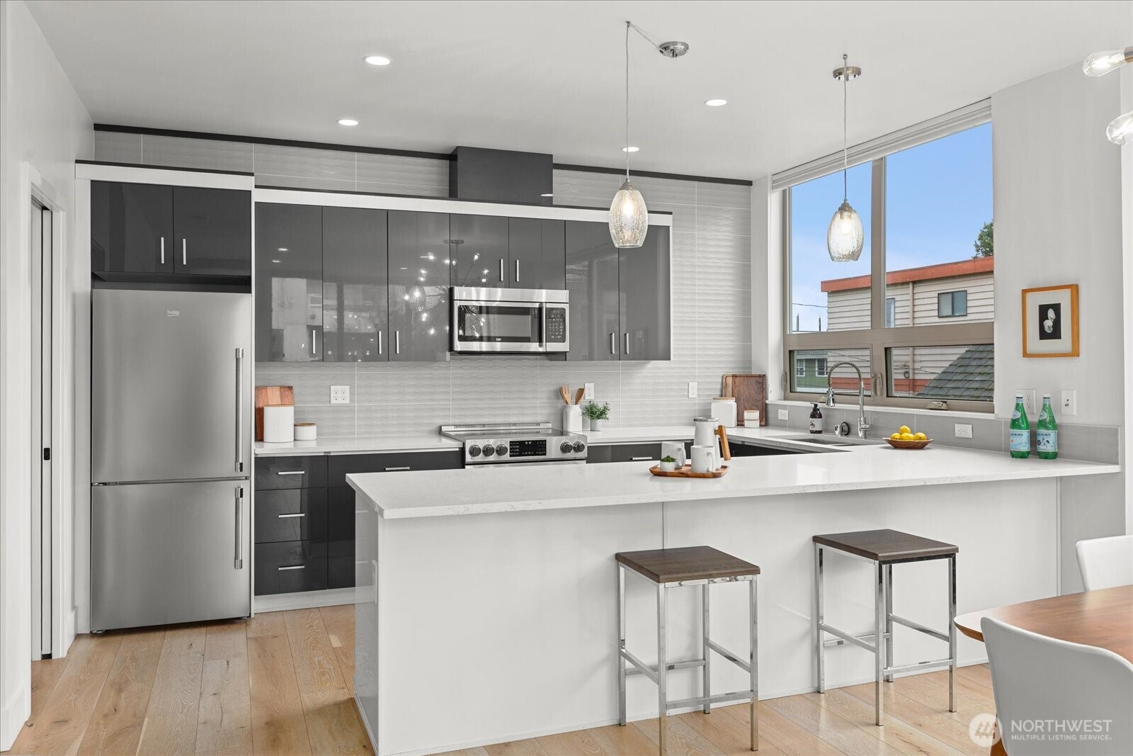 1612 California Avenue Southwest, Unit B Seattle, WA 98116 - Photo 12 of 37