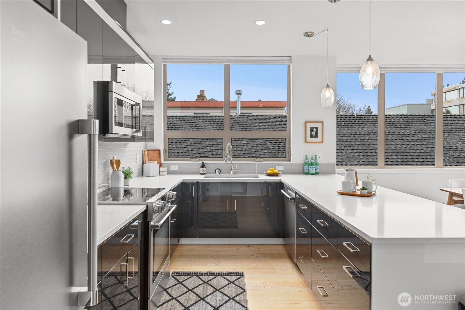 1612 California Avenue Southwest, Unit B Seattle, WA 98116 - Photo 13 of 37