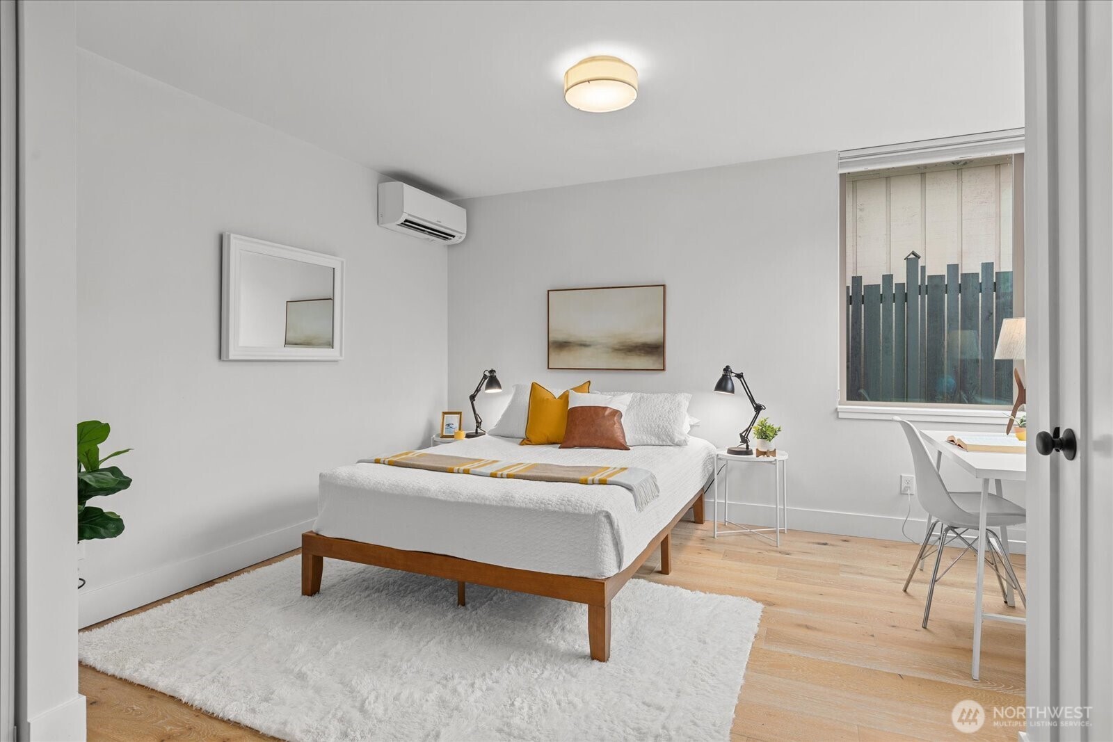 1612 California Avenue Southwest, Unit B Seattle, WA 98116 - Photo 3 of 36