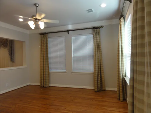$2,800 | 3211 Holly Crossing Drive, Houston, TX 77042
