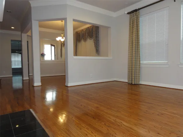 $2,800 | 3211 Holly Crossing Drive, Houston, TX 77042