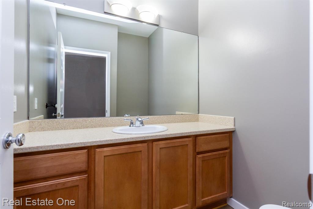 1429 Raliegh Place Troy, MI 48084 - Photo 37 of 47