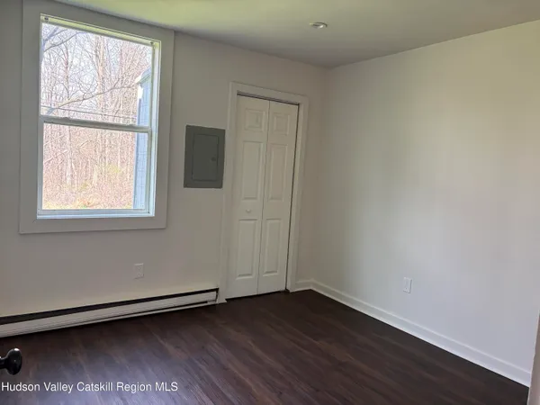 $1,400 | 103-105 Flatbush Camp Road, Unit 2, Saugerties, NY 12477