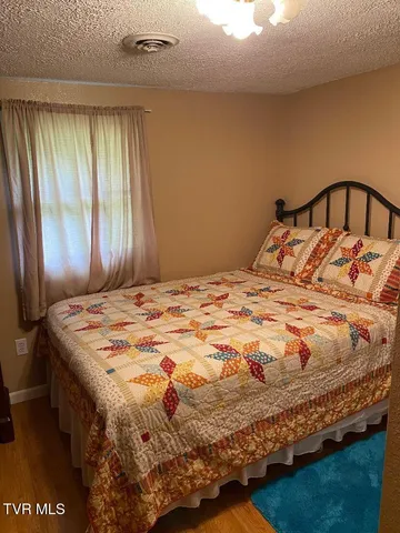 $145,900 | 880 Gilley Avenue East, Big Stone Gap, VA 24219