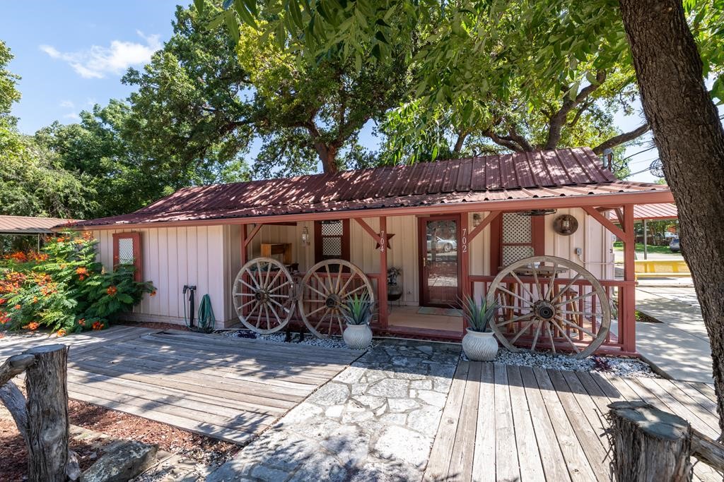 702 14th Street Bandera, TX 78003 - Photo 1 of 40