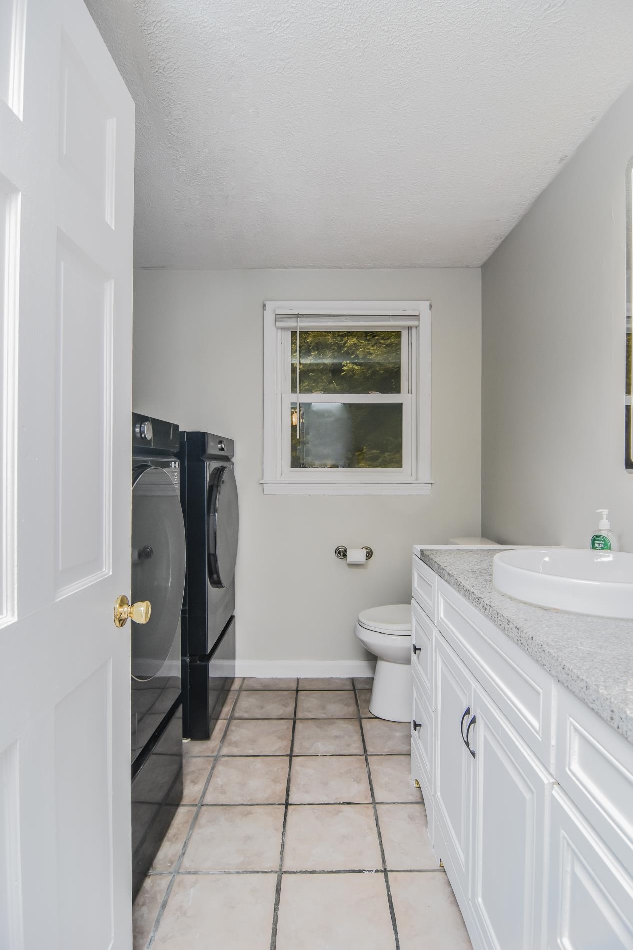 128 Page Road Litchfield, NH 03052 - Photo 15 of 56
