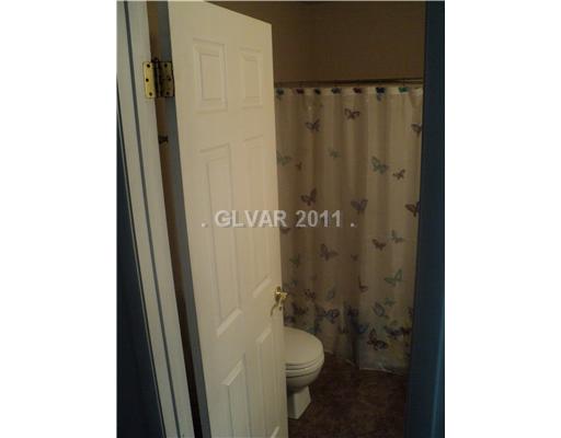 3180 South Lindell Road Las Vegas, NV 89146 - Photo 11 of 22 Bathroom.
