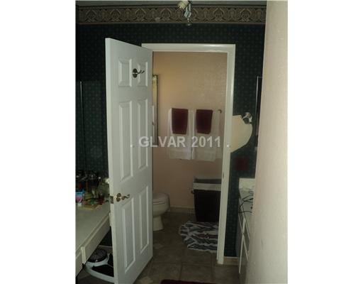 3180 South Lindell Road Las Vegas, NV 89146 - Photo 13 of 22 Master Bath/Spa.