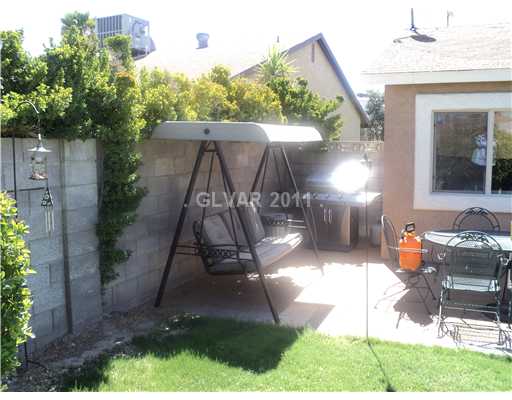 3180 South Lindell Road Las Vegas, NV 89146 - Photo 18 of 22 Yard/Garden.