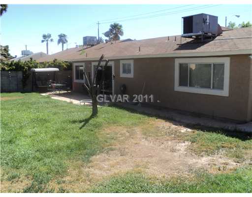 3180 South Lindell Road Las Vegas, NV 89146 - Photo 21 of 22 Yard/Garden.