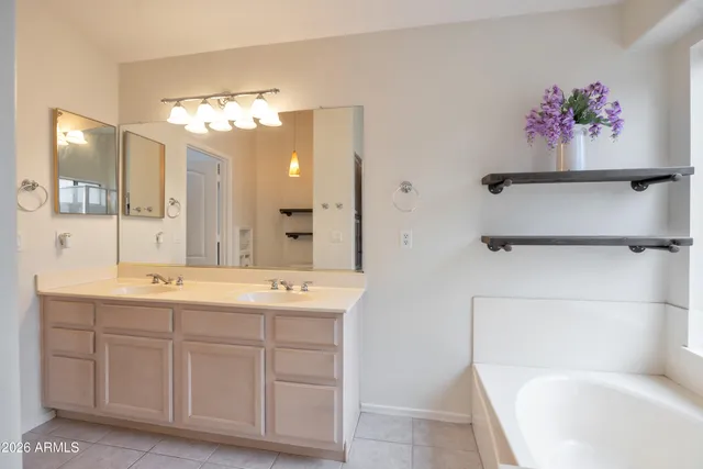 $499,900 | 670 East Kyle Drive, Gilbert, AZ 85296