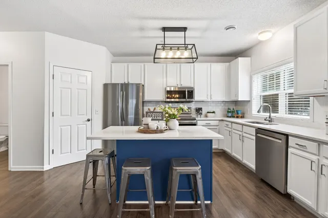 $325,000 | 111309 Village Road, Chaska, MN 55318