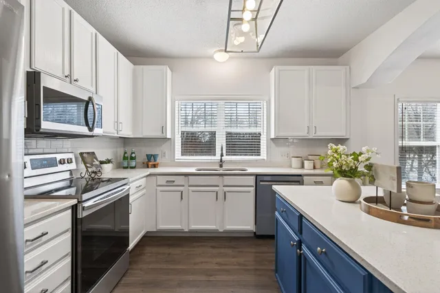 $325,000 | 111309 Village Road, Chaska, MN 55318