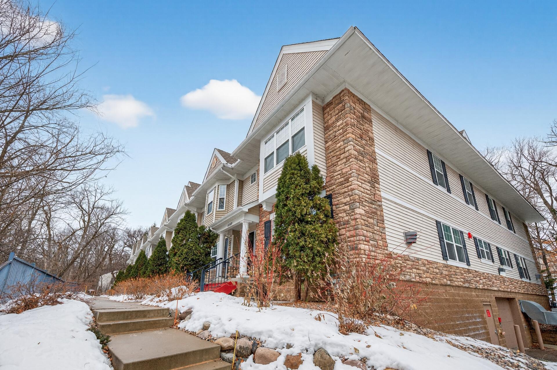 111309 Village Road Chaska, MN 55318 - Photo 2 of 41