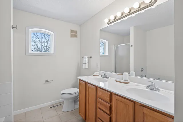 $325,000 | 111309 Village Road, Chaska, MN 55318