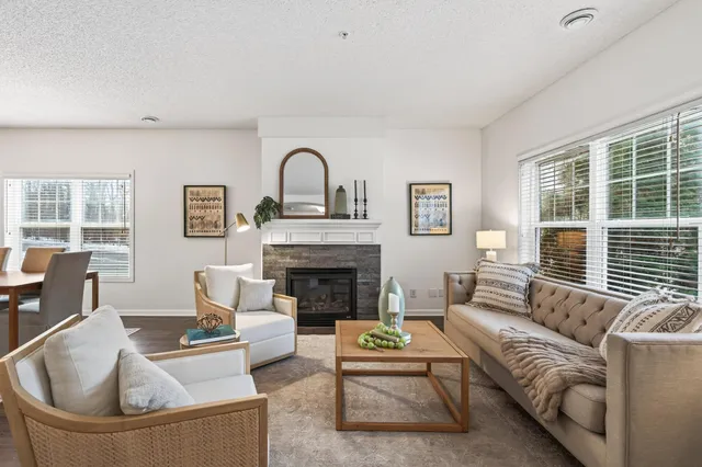 $325,000 | 111309 Village Road, Chaska, MN 55318