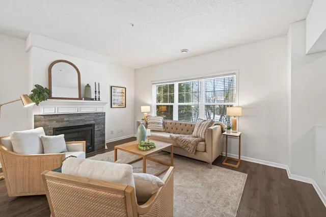 $325,000 | 111309 Village Road, Chaska, MN 55318