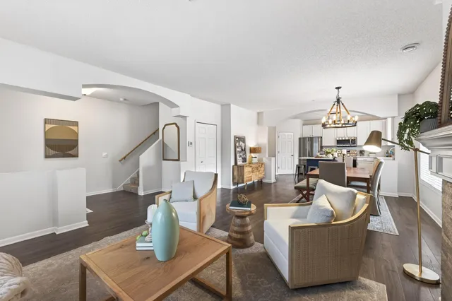 $325,000 | 111309 Village Road, Chaska, MN 55318