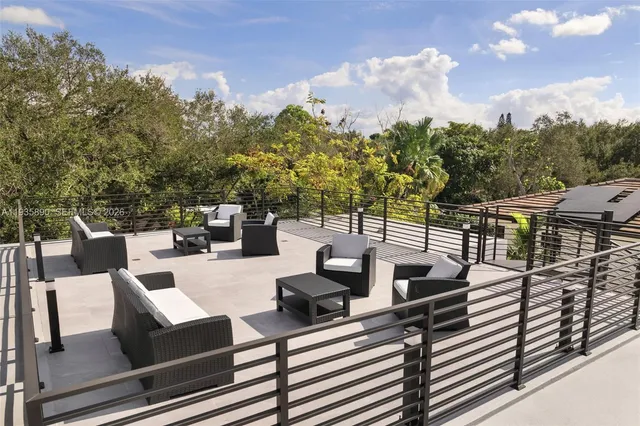$4,990,000 | South Miami, South Miami, FL 33143