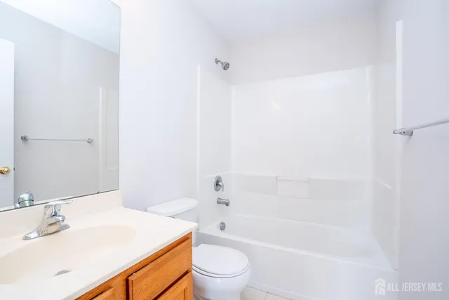 $2,700 | 5 Rafting Way, Trenton, NJ 08611