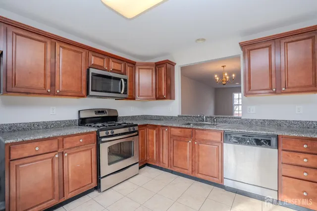 $2,700 | 5 Rafting Way, Trenton, NJ 08611