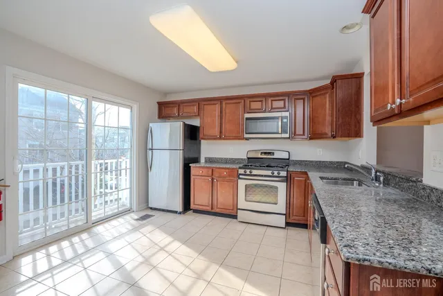 $2,700 | 5 Rafting Way, Trenton, NJ 08611