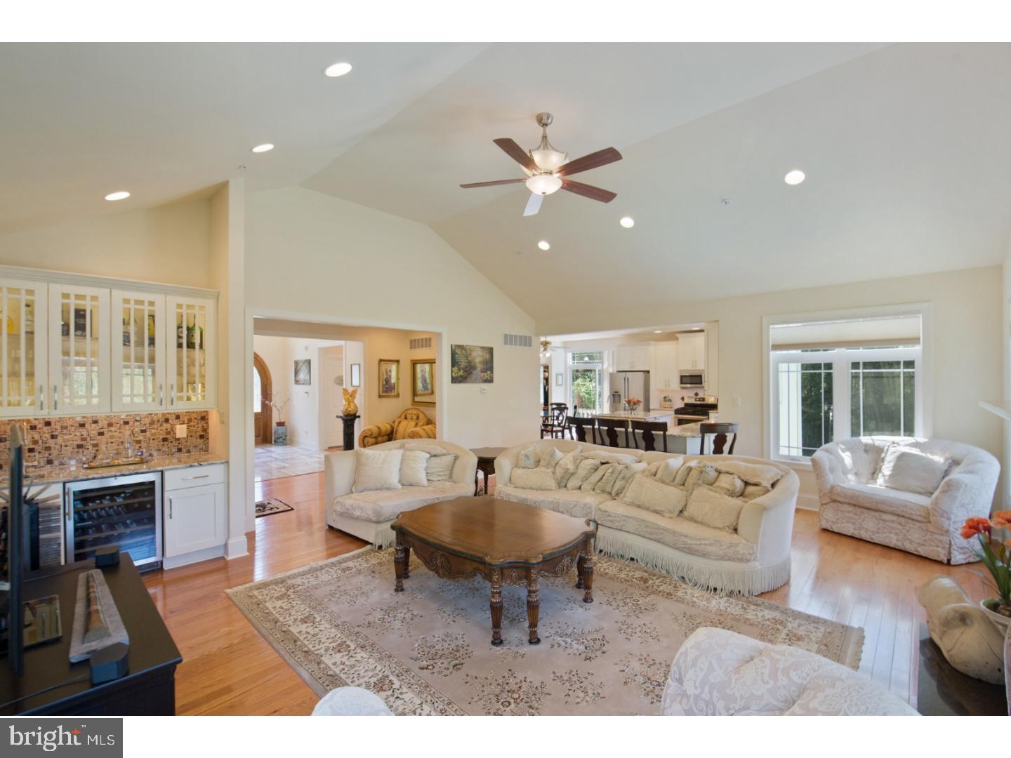 676 Beatty Road Springfield, PA 19064 - Photo 7 of 25 Living Room