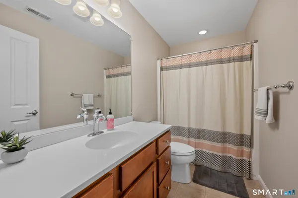 $539,900 | 323 Sterling Drive, Unit 323, Newington, CT 06111
