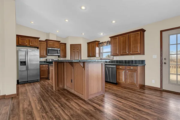 $675,000 | 58078 360th Street, Eden Valley, MN 55329