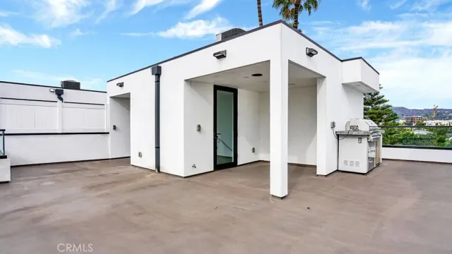 $1,450,000 | 741 North Gramercy Place, Los Angeles, CA 90038
