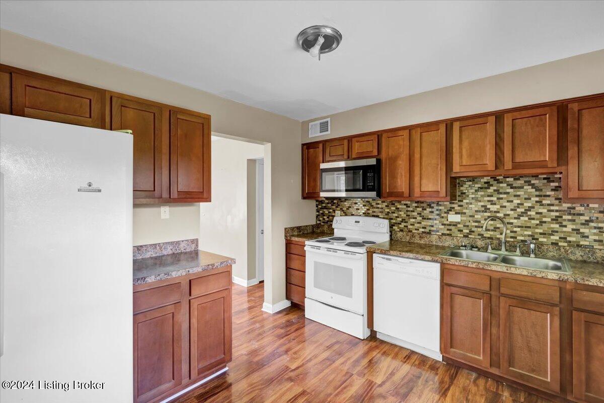 5407 Wintergreen Road Louisville, KY 40272 - Photo 10 of 27 12-5407 Wintergreen Rd