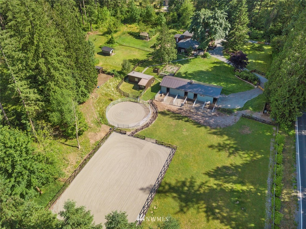 11218 Kelly Road Northeast Carnation, WA 98014 - Photo 3 of 35 Gallery Image 3