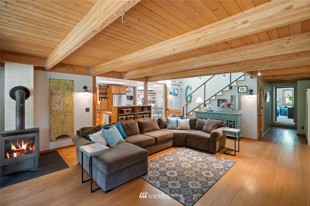 11218 Kelly Road Northeast Carnation, WA 98014 - Photo 5 of 35 Gallery Image 5