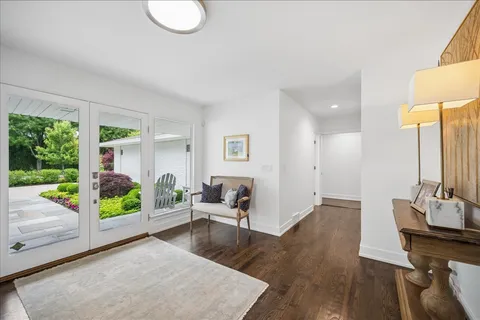 $2,099,000 | 920 Pine Tree Lane, Winnetka, IL 60093